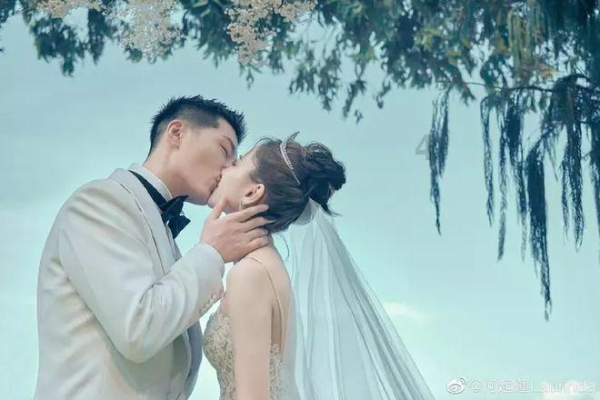 INTO1新歌歌词被吐槽，中英混合以为很时尚，作品不行再多营销也没用